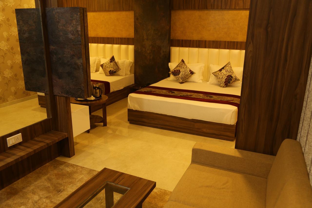 Hotel Lord Krishna Rohera Exterior photo
